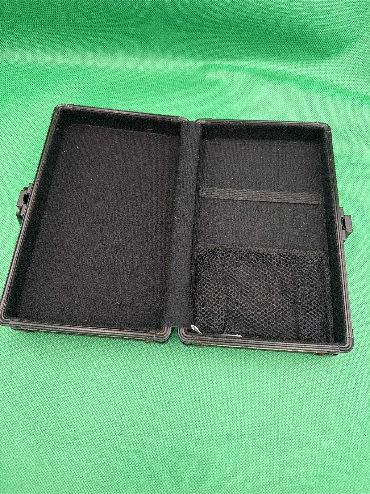 Vaultz Star Camo Box - toyscardscomics