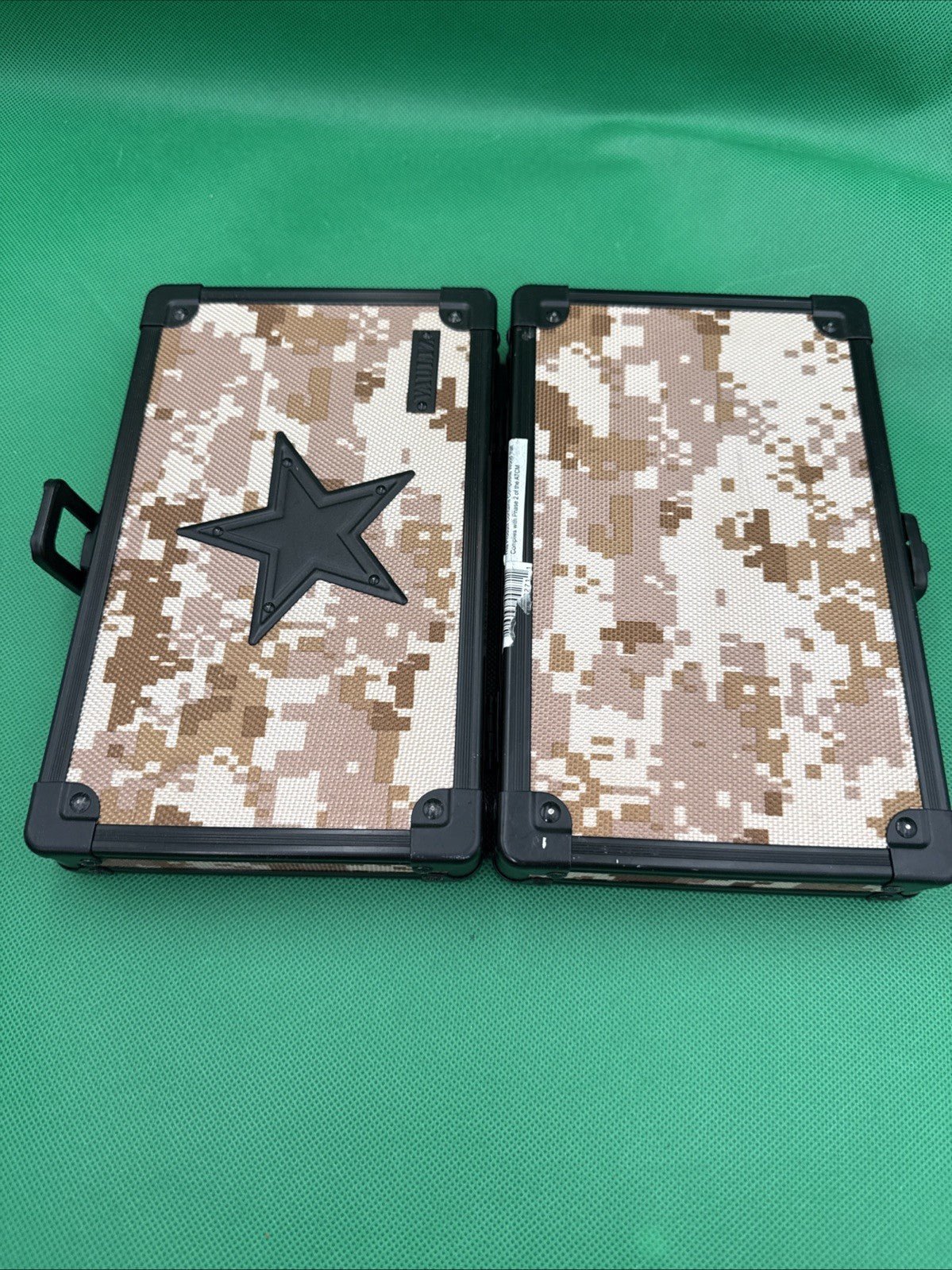Vaultz Star Camo Box - toyscardscomics