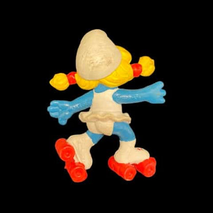 Vintage 1980 Schleich Smurfette Toy skating Peyo Plastic - toyscardscomics