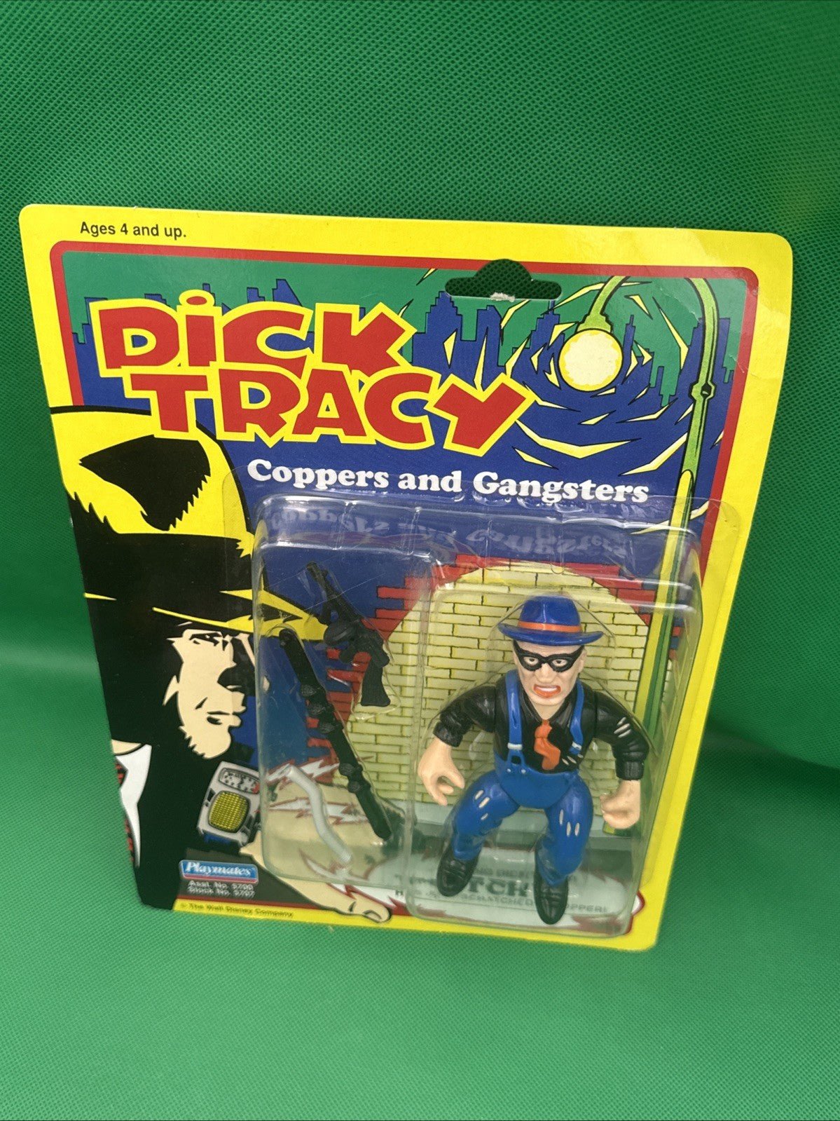 VINTAGE 1990 PLAYMATES DICK TRACY ITCHY COPPERS AND GANGSTERS NEW SEALED FIGURE - toyscardscomics