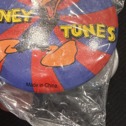 Vintage 1990s 🤩 Looney Tunes Pin, Daffy Duck, Unopened in Package!🎁 - toyscardscomics