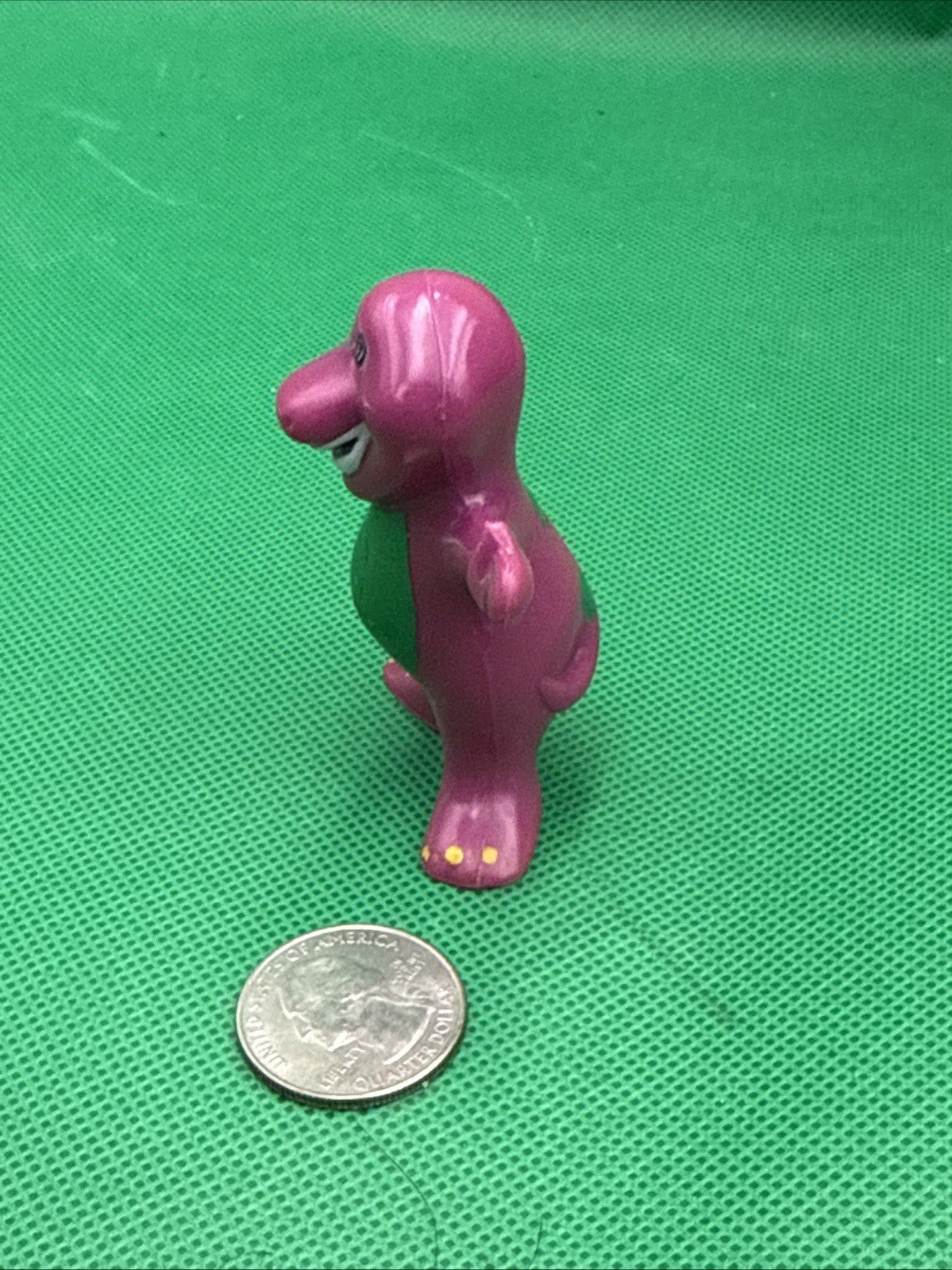 Vintage 1993 Barney PVC Figure - toyscardscomics