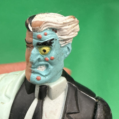 Vintage 1993 DC Comics Batman Harvey Dent Two Face Kenner Action Figure Toy 5” - toyscardscomics