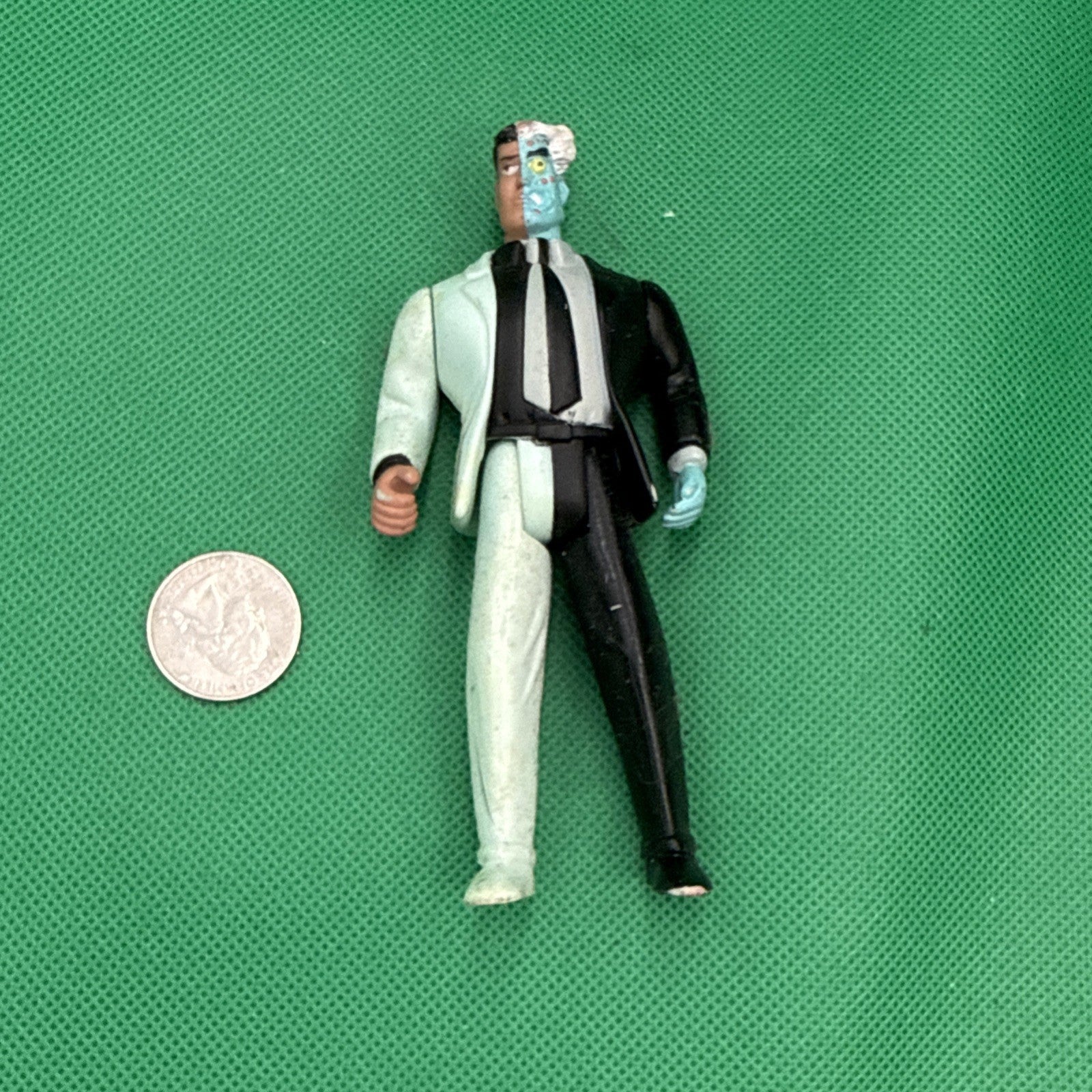 Vintage 1993 DC Comics Batman Harvey Dent Two Face Kenner Action Figure Toy 5” - toyscardscomics