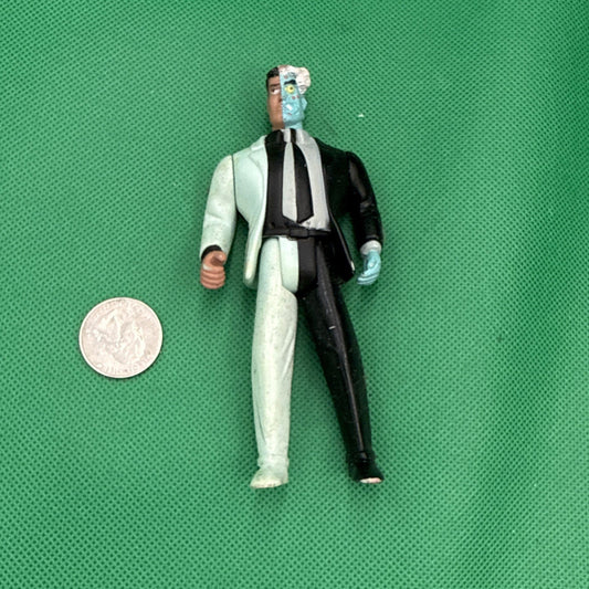 Vintage 1993 DC Comics Batman Harvey Dent Two Face Kenner Action Figure Toy 5” - toyscardscomics