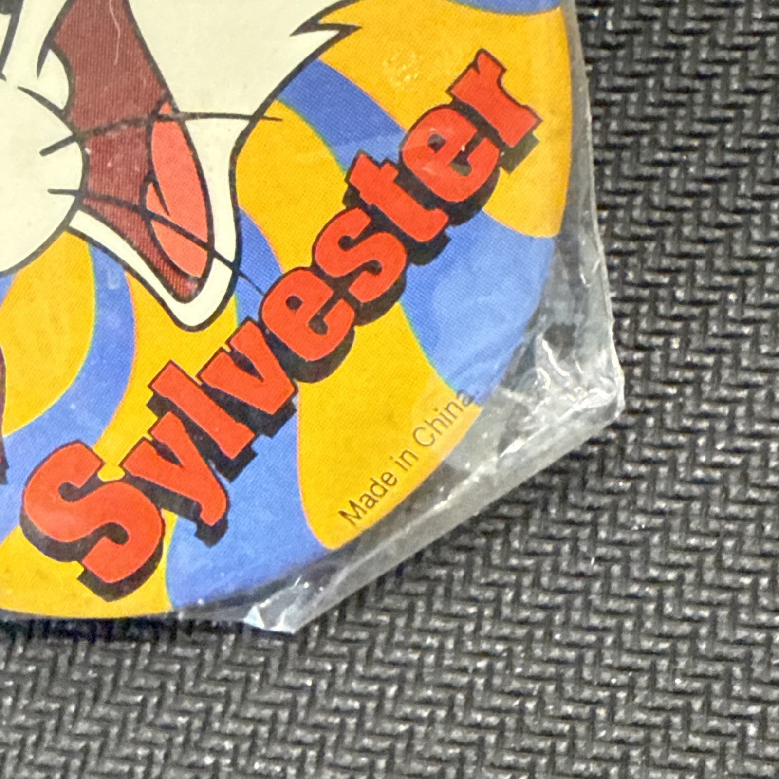 Vintage 1995 Looney Tunes Pin Back, I love Sylvester, Unopened in Package! - toyscardscomics