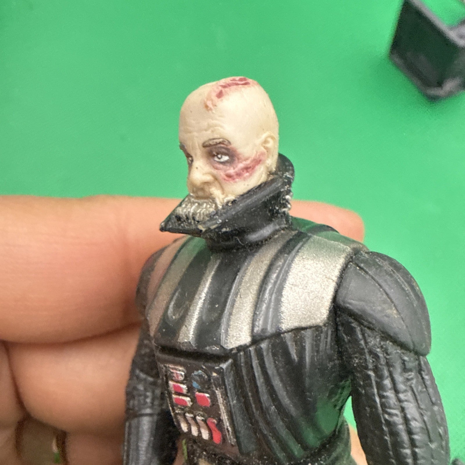 Vintage 1997 Kenner DARTH VADER Star Wars POTF **Missing Helmet** - toyscardscomics