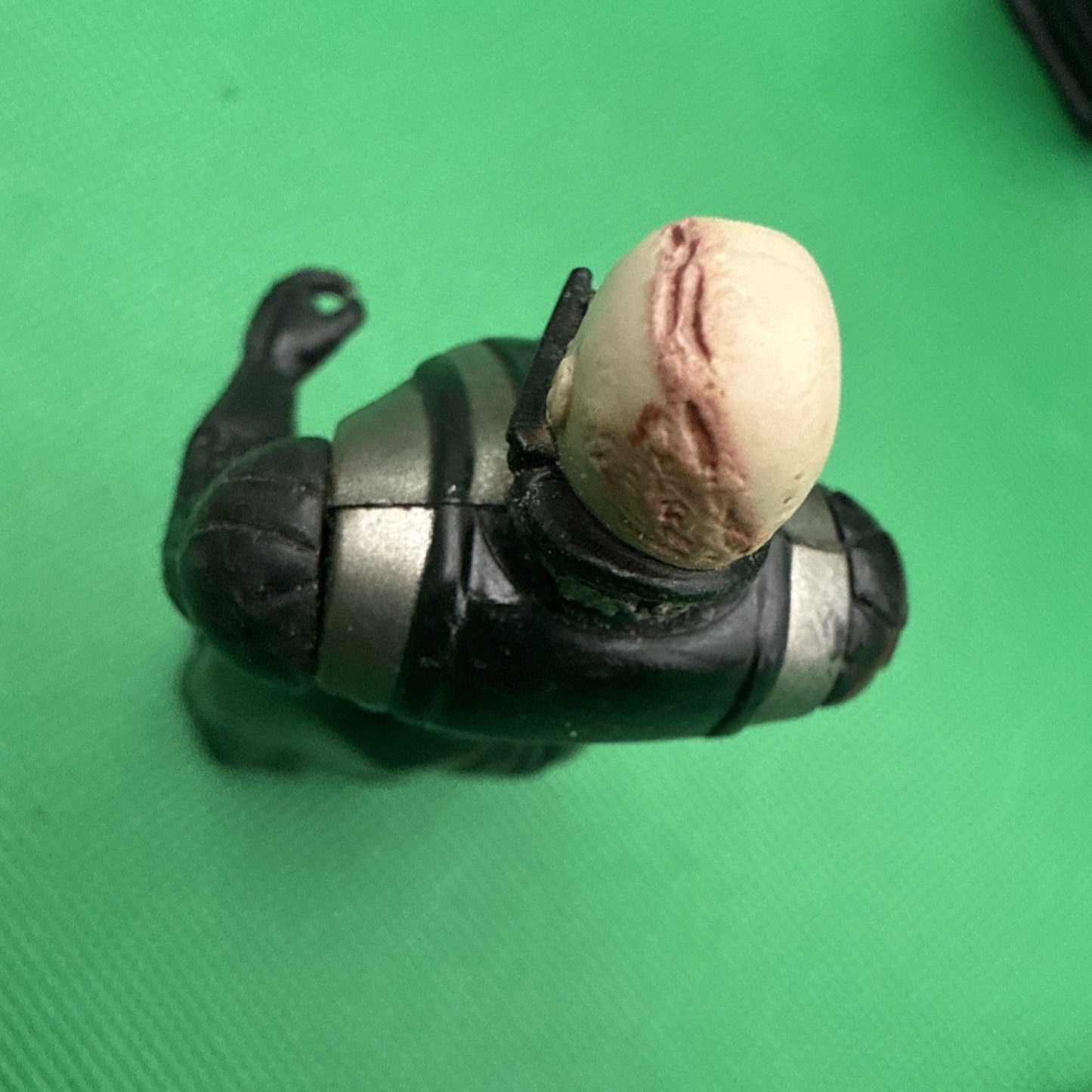 Vintage 1997 Kenner DARTH VADER Star Wars POTF **Missing Helmet** - toyscardscomics