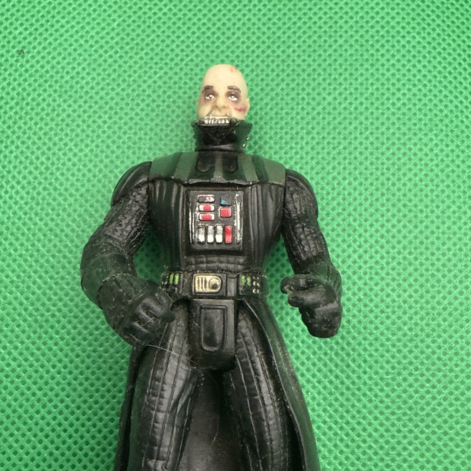 Vintage 1997 Kenner DARTH VADER Star Wars POTF **Missing Helmet** - toyscardscomics