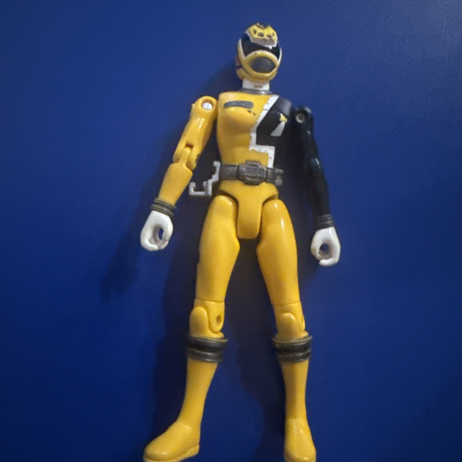 Vintage Bandai Yellow Power Ranger 5 - 1/2” Vinyl Figure - toyscardscomics