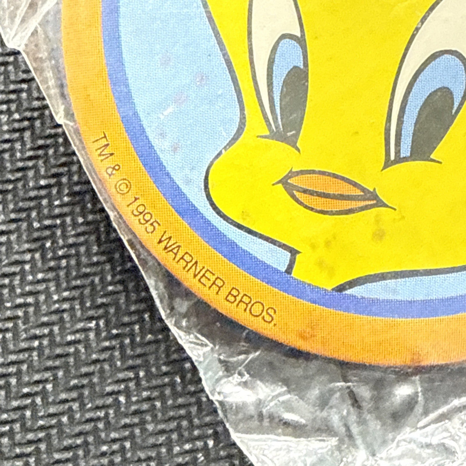 Vintage I Love Tweety Bird WB Warner Brothers Button Pin New NOS Sealed 1995 - toyscardscomics