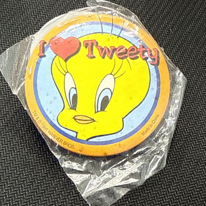 Vintage I Love Tweety Bird WB Warner Brothers Button Pin New NOS Sealed 1995 - toyscardscomics