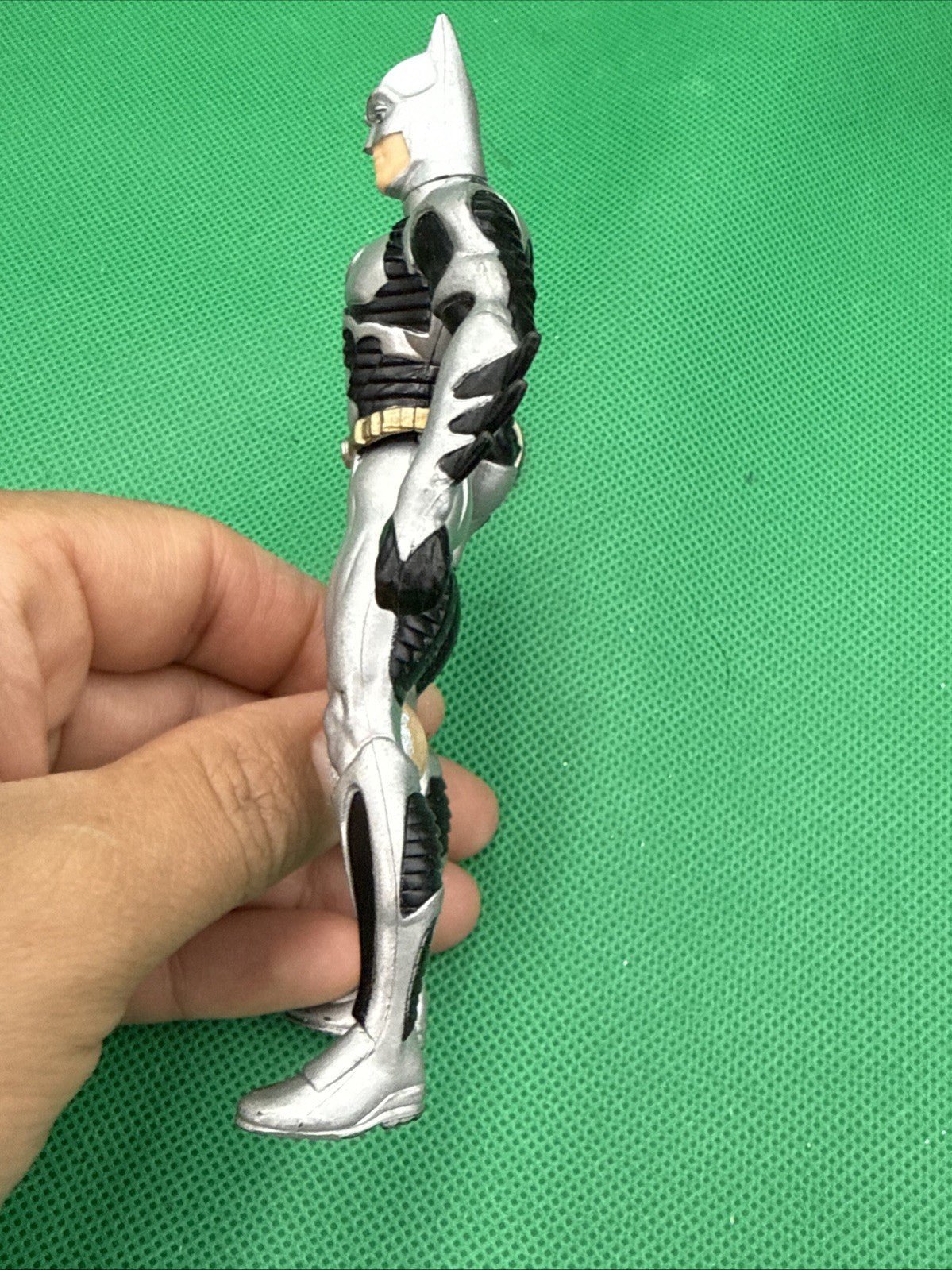Vintage Kenner 1997 DC Comics Blast - Wing 5” Batman Action Figure Silver & Black - toyscardscomics