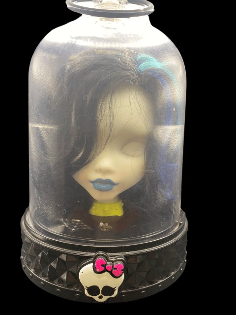 Vintage Monster High Large Head Bust Make-Up Modeling Head Just Play LLC 2014 - toyscardscomics