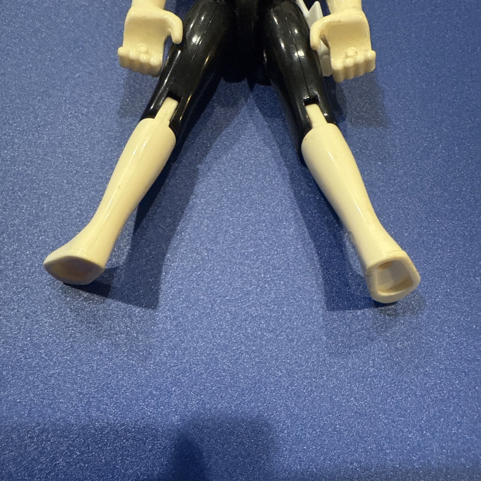 Vintage Power Rangers 1997 Black Ranger Action Figure Bandai MMPR - toyscardscomics