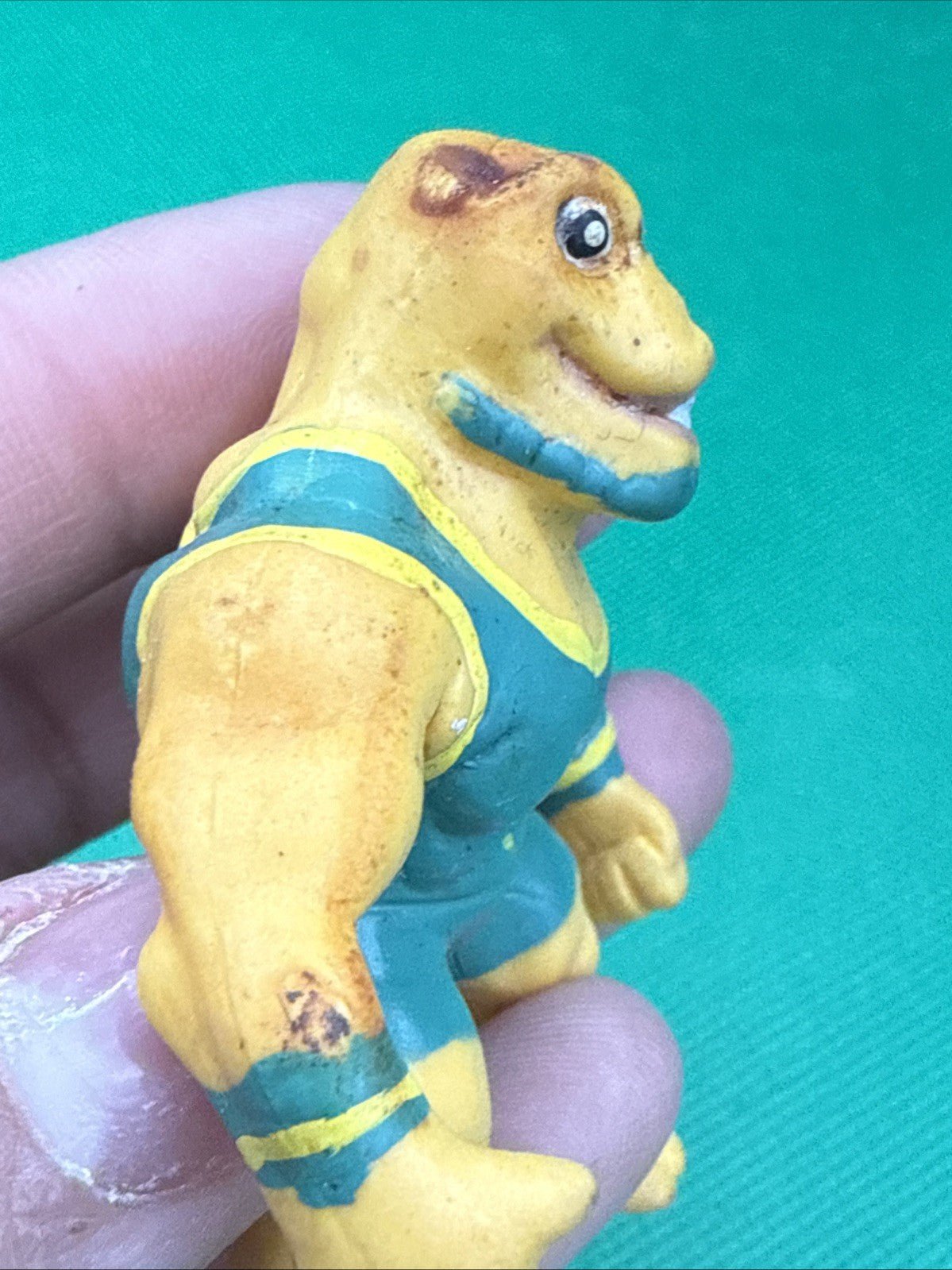 Vintage Snailiens Supersonic Shell Fighters PVC Figure 1992 - toyscardscomics