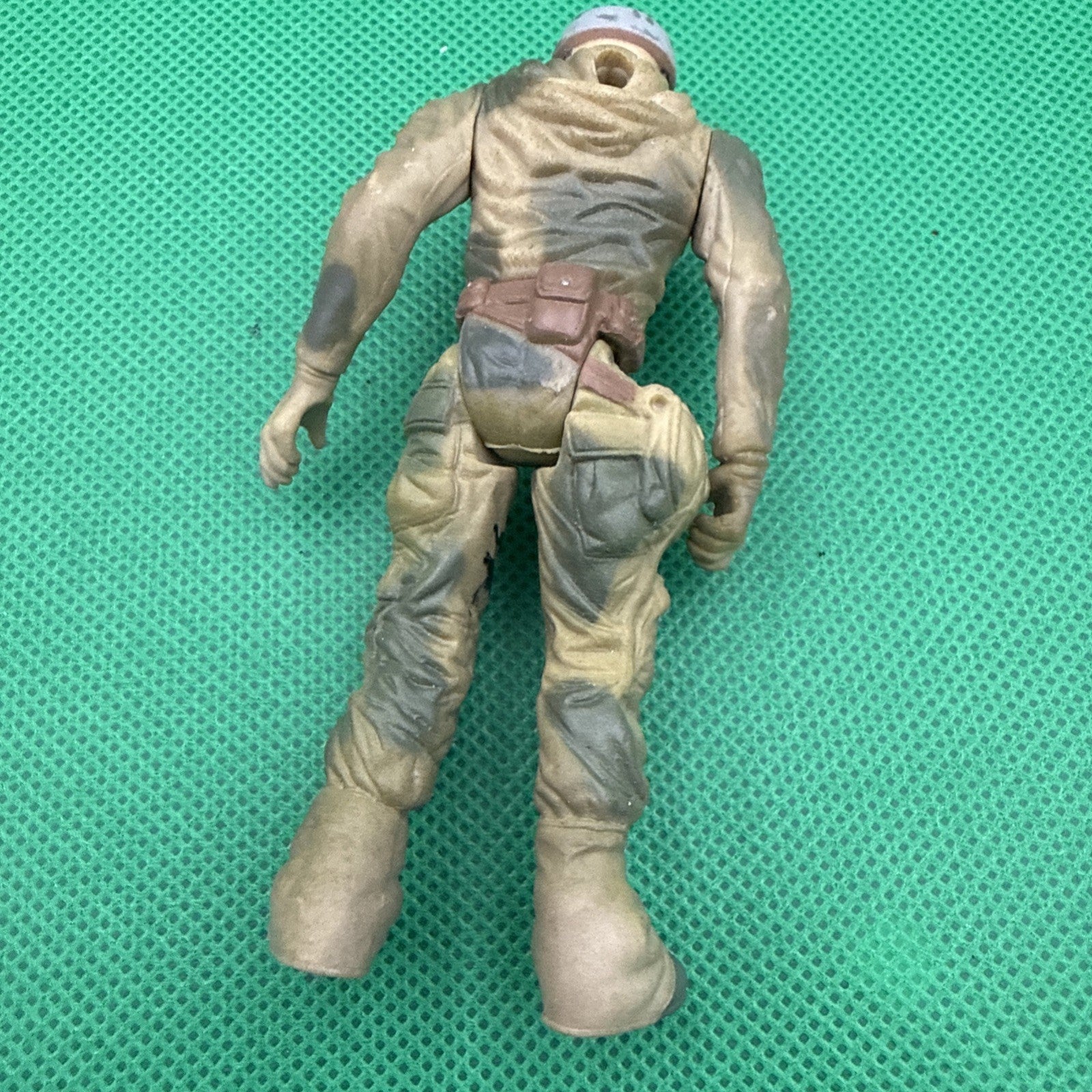 Vintage Star Wars Endor Rebel 4" Action Figure - toyscardscomics