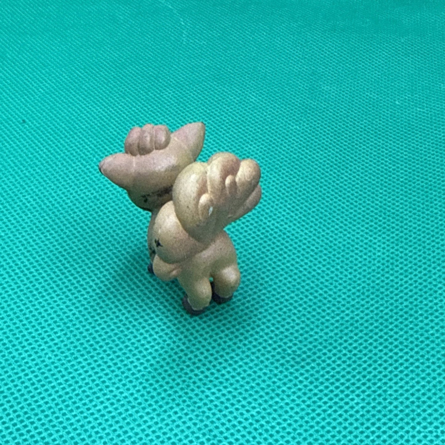 Vulpix TOMY Pokemon Figure CGTSJ 1999 Nintendo 2" - Vintage Authentic - toyscardscomics