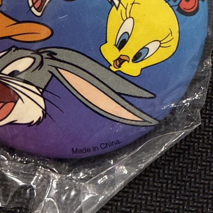 Warner Bros Looney Tunes Vintage Tweety, Daffy, Bugs, Sylvester Button Pin NEW - toyscardscomics