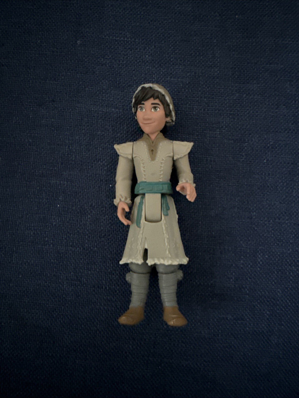 YOUNG WINTER BOY DISNEY FROZEN 2 - 4” ACTION FIGURE PLASTIC TOY (PRE - OWNED) - toyscardscomics